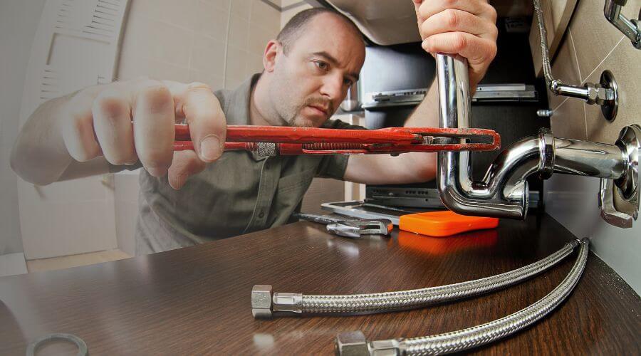 Expert burst pipe repair services in Bourneville, OH
